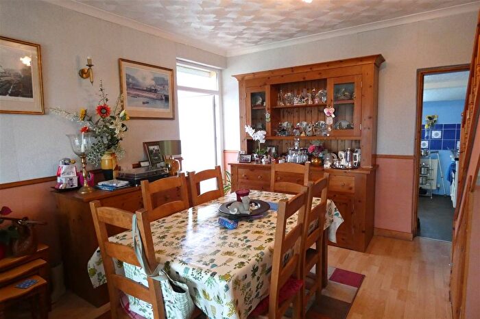 3 Bedroom Bungalow For Sale In Sunny View, Thurston Lane, Sardis, Milford Haven, SA73