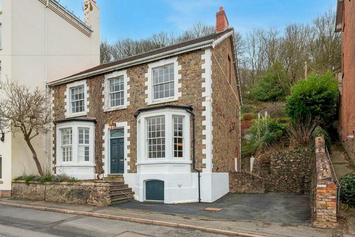 4 Bedroom Semi-Detached House For Sale In West Malvern Road Malvern, Worcestershire, WR14
