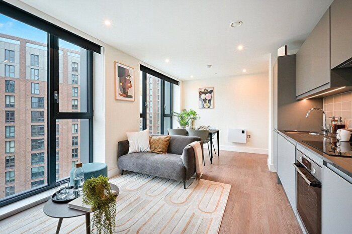 2 Bedroom Flat To Rent In Uncle Leeds, Whitehall, LS12