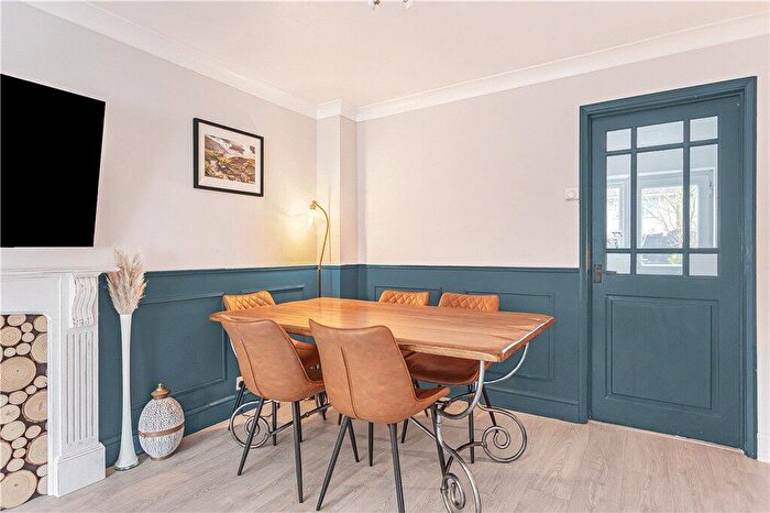 2 Bedroom Terraced House For Sale In Oakfield, Woking, Surrey, GU21