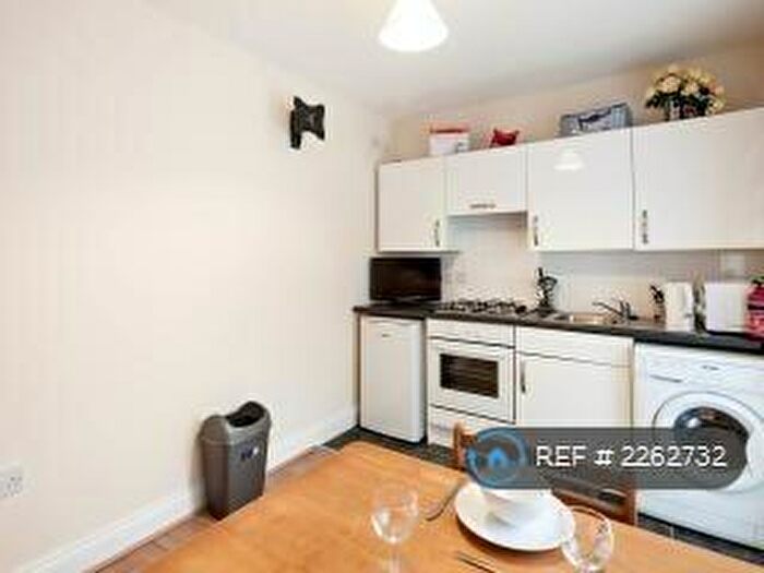 1 Bedroom Flat To Rent In Stapleton Hall Road, London, N4