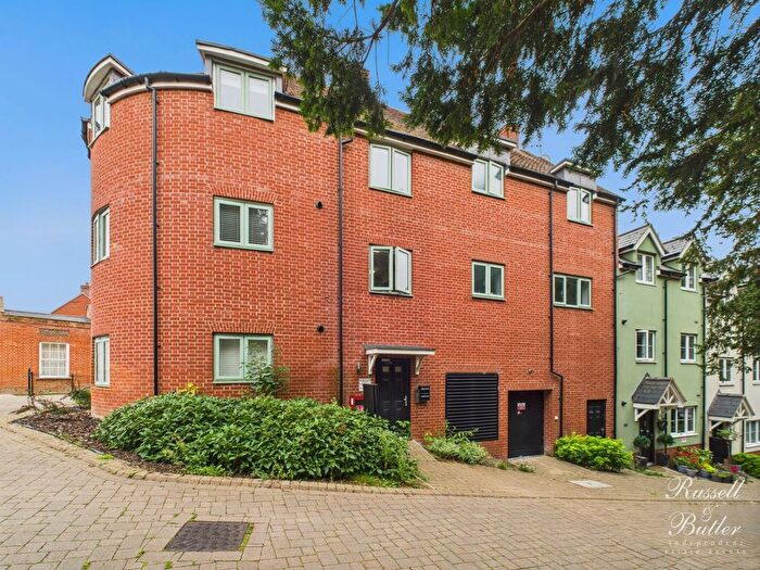 1 Bedroom Flat For Sale In Summerhouse Hill, Buckingham, MK18