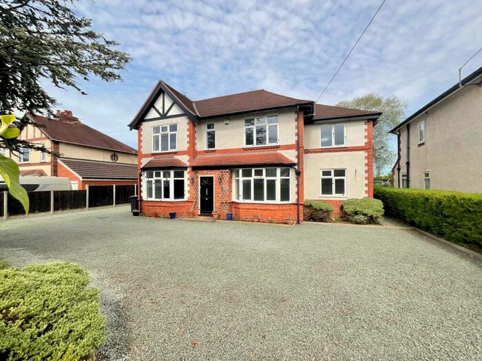 4 Bedroom Detached House For Sale In Chestnut Avenue, Shavington, CW2