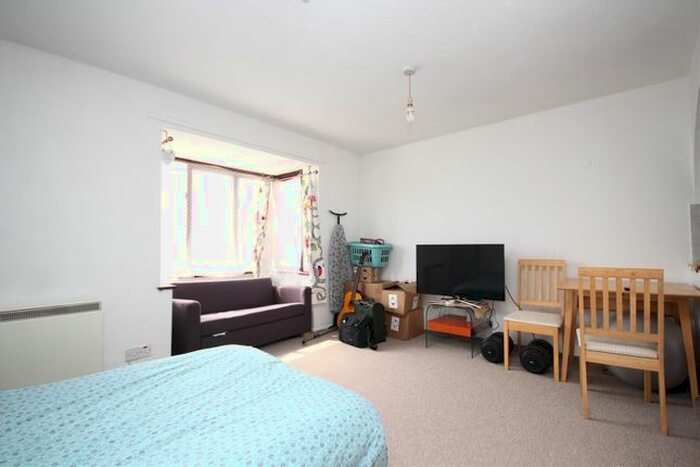 Studio To Rent In Vardon Close, London, W3