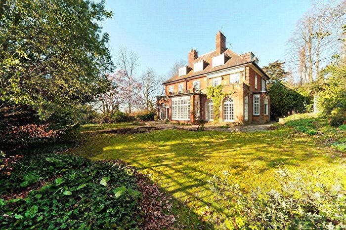 3 Bedroom Flat To Rent In Rosecroft Avenue, Hampstead, NW3