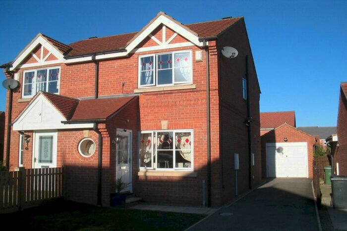 2 Bedroom Semi-Detached House To Rent In Chepstow Drive, Leeds, West Yorkshire, LS10