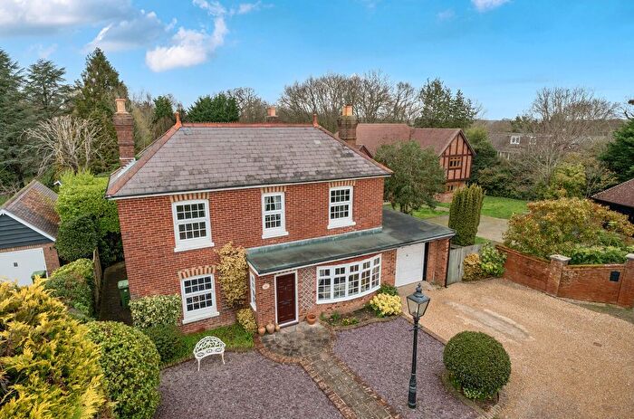 3 Bedroom Detached House For Sale In Green Lane, Lower Swanwick, Southampton, Hampshire, SO31