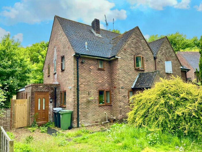 5 Bedroom Semi-Detached House To Rent In Wavell Way, Winchester, SO22