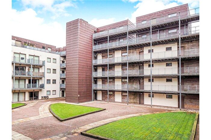 2 Bedroom Apartment For Sale In Isaac Way, Manchester, Greater Manchester, M4