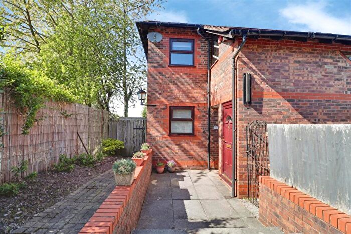 3 Bedroom Apartment For Sale In Lukesland Avenue, Stoke-On-Trent, ST4