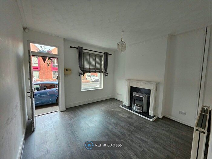 4 Bedroom Terraced House To Rent In Highfield Road, Salford, M6