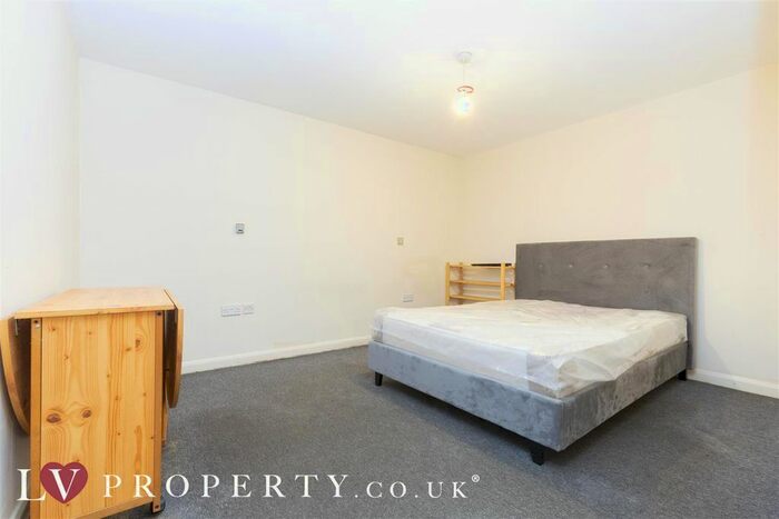 1 Bedroom Flat For Sale In Arthur Place, Birmingham, West Midlands, B1