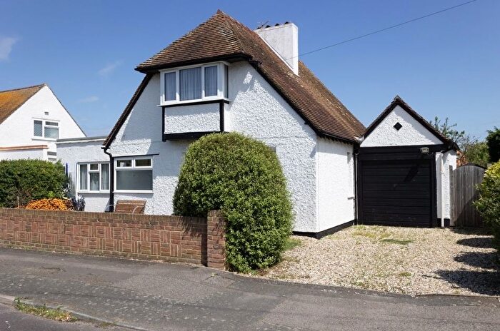 3 Bedroom Detached House For Sale In Queens Avenue, Birchington, Kent, CT7