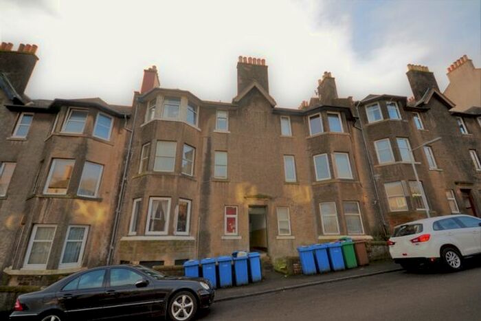 2 Bedroom Flat To Rent In Glebe Park, Inverkeithing, KY11