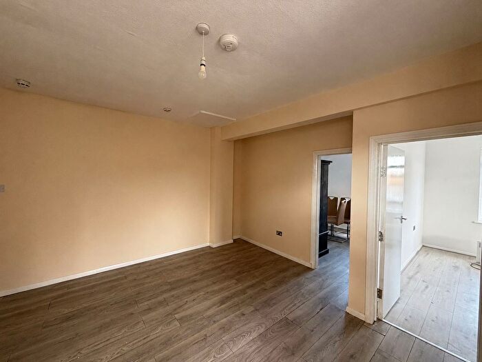 2 Bedroom Flat To Rent In Hertford Road, Enfield, EN3