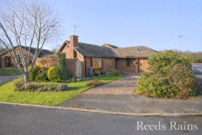 3 Bedroom Bungalow For Sale In St. Marks Crescent, Great Sutton, Ellesmere Port, Cheshire, CH66