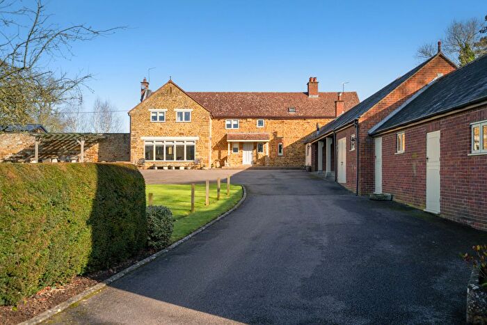 4 Bedroom Detached House For Sale In Blacklocks Hill, Blacklocks Hill, OX17