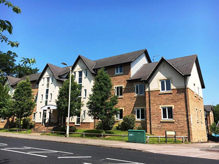 2 Bedroom Apartment For Sale In High Street, Berkhamsted, HP4