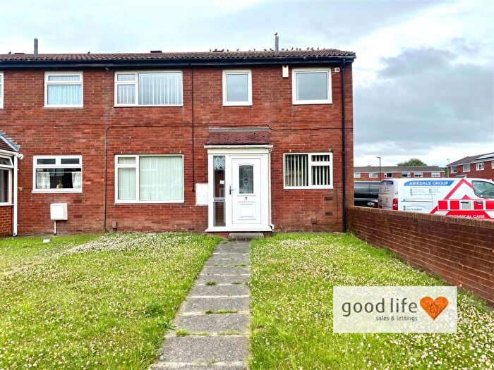3 Bedroom End Of Terrace House For Sale In High Tree Close, Hall Farm, Sunderland, SR3