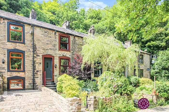 2 Bedroom Cottage For Sale In Smithy Green, Huddersfield Road, OL16