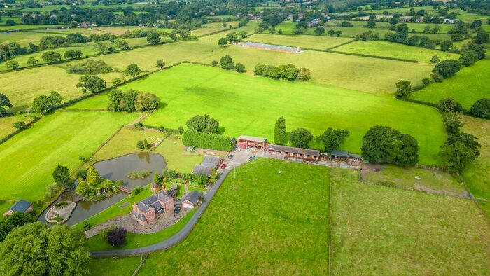 3 Bedroom Detached House To Rent In Spen Moss Farmhouse & Stables, Smallwood, Sandbach, CW11