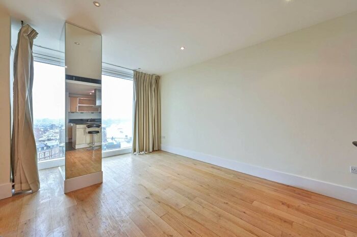 2 Bedroom Flat To Rent In Brewhouse Lane, Putney, London, SW15