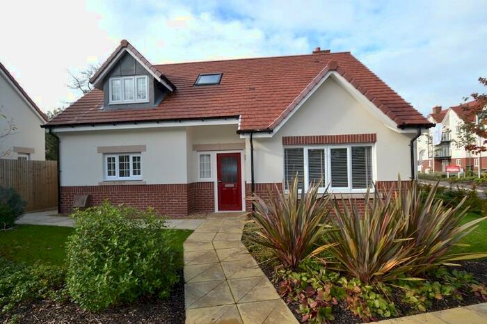3 Bedroom Detached Bungalow To Rent In Seymour Road, Buntingford, SG9