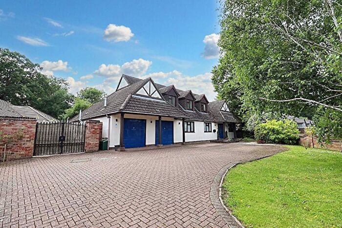 7 Bedroom Detached House For Sale In Leamington Road, Barton Hills, Luton, Bedfordshire, LU3