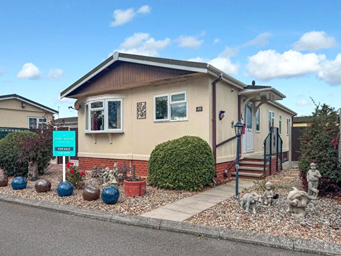 2 Bedroom Bungalow For Sale In East Beach Park, Tingdene Park - Semi Retirement Living, Shoeburyness, Essex, SS3