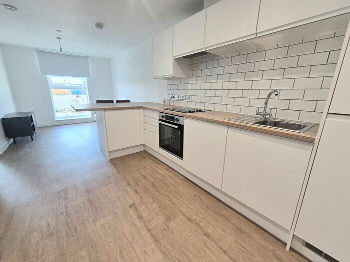 1 Bedroom Apartment To Rent In Cow Green, Halifax, HX1