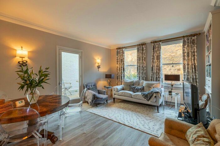2 Bedroom Flat To Rent In Harcourt Terrace, Chelsea, SW10
