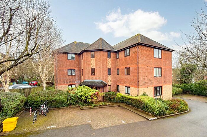 2 Bedroom Penthouse For Sale In Millers Rise, St. Albans, Hertfordshire, AL1