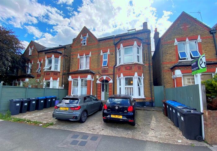 1 Bedroom Flat To Rent In Robinson Road, Colliers Wood, London, SW17