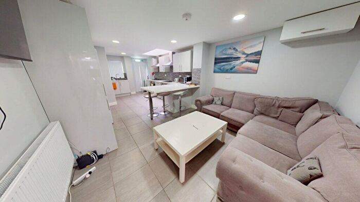 6 Bedroom House To Rent In Heeley Road, Selly Oak, B29