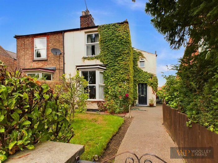 3 Bedroom Semi-Detached House For Sale In York Road, Little Driffield, Driffield, YO25