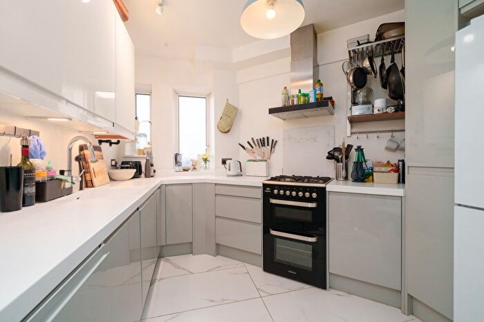 3 Bedroom Flat For Sale In Belvedere Court, - Upper Richmond Road, SW15