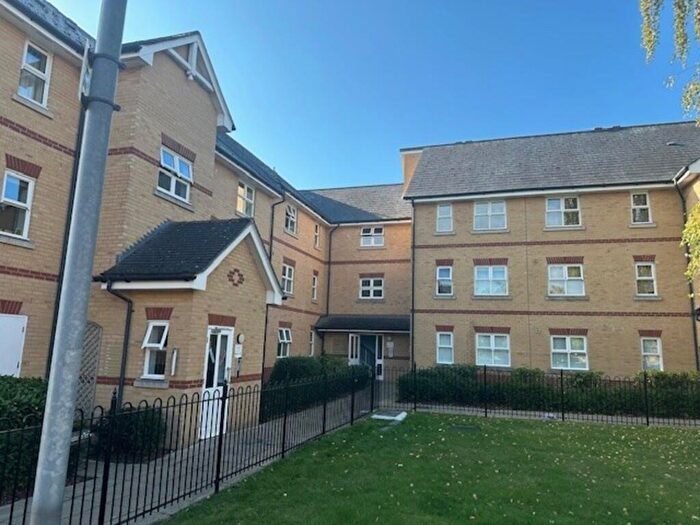 1 Bedroom Flat To Rent In Winstanley Court, CB1