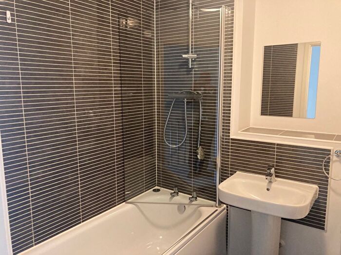 5 Bedroom Property To Rent In Guildford Avenue, Milton Keynes, MK4