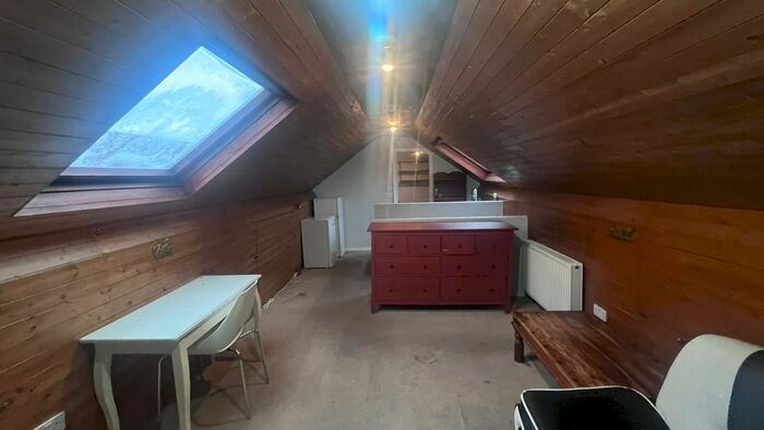 1 Bedroom Flat To Rent In Long Lane, Hillingdon, Uxbridge, UB10