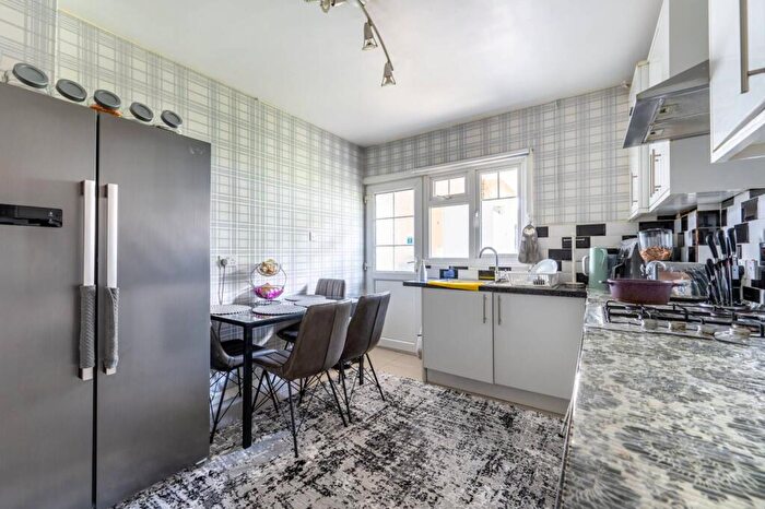 2 Bedroom Flat For Sale In Alexandra Avenue, South Harrow, Harrow, HA2