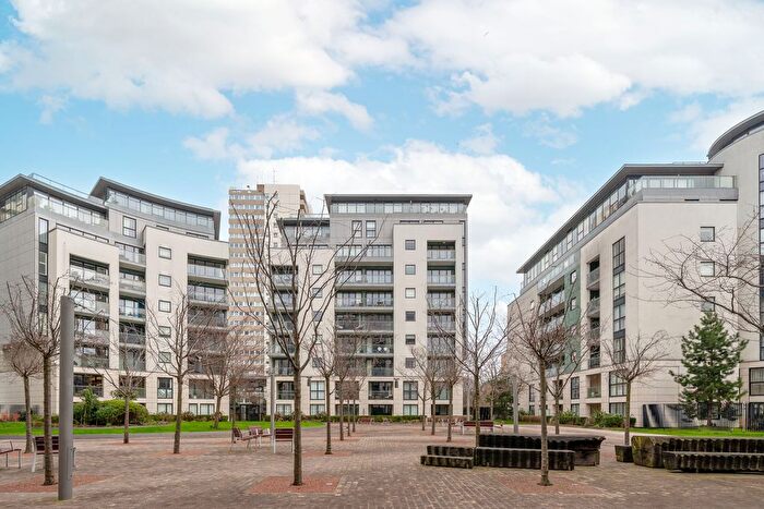 2 Bedroom Flat For Sale In Pump House Crescent, Brentford, TW8