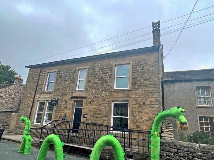 11 Bedroom House For Sale In Kettlewell Youth Hostel With Bedroom Cottage, BD23