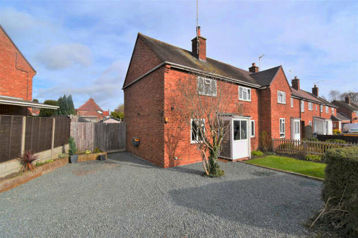 3 Bedroom Semi-Detached House For Sale In St. Giles Road, Gaydon, Warwick, CV35
