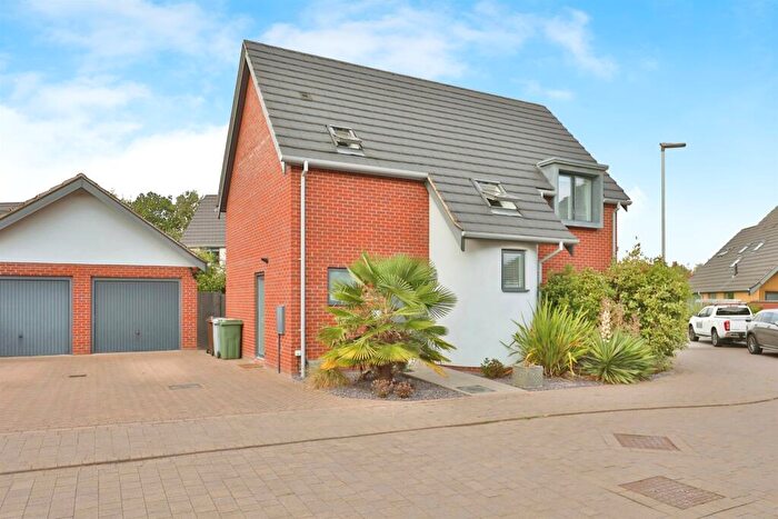 3 Bedroom Detached House For Sale In Blaxter Way, Norwich, NR7