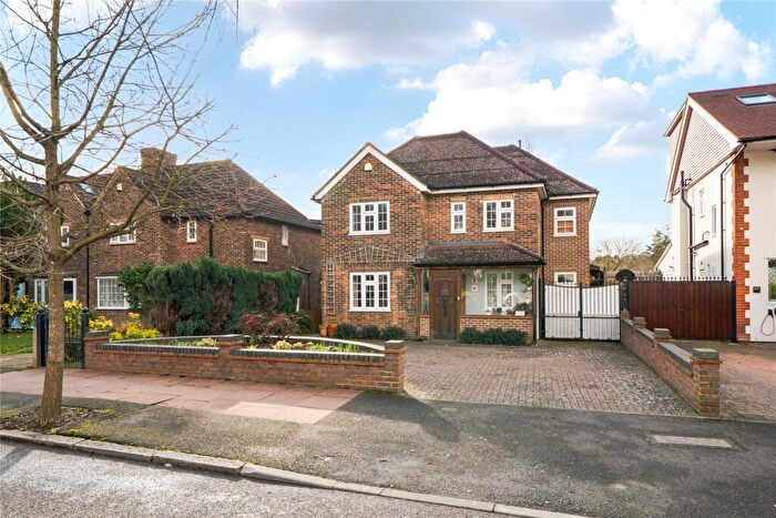 3 Bedroom Detached House For Sale In Farnaby Road, Bromley, BR1