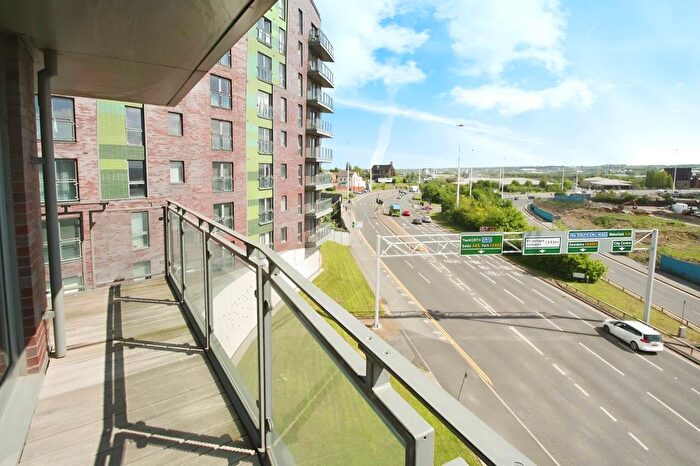 2 Bedroom Flat To Rent In Echo Central, Cross Green Lane, Leeds, West Yorkshire, LS9