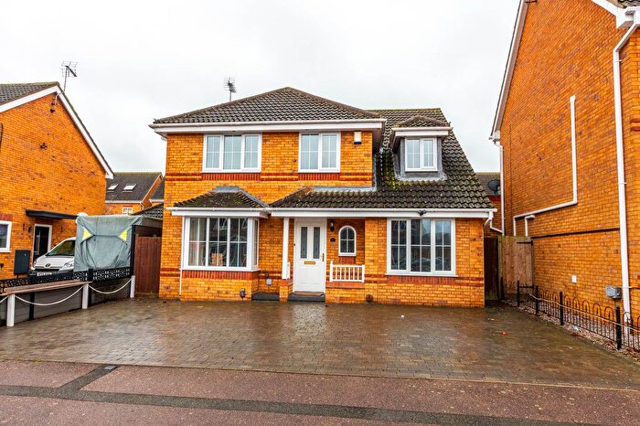 5 Bedroom Detached House For Sale In Aintree Drive, Rushden, NN10