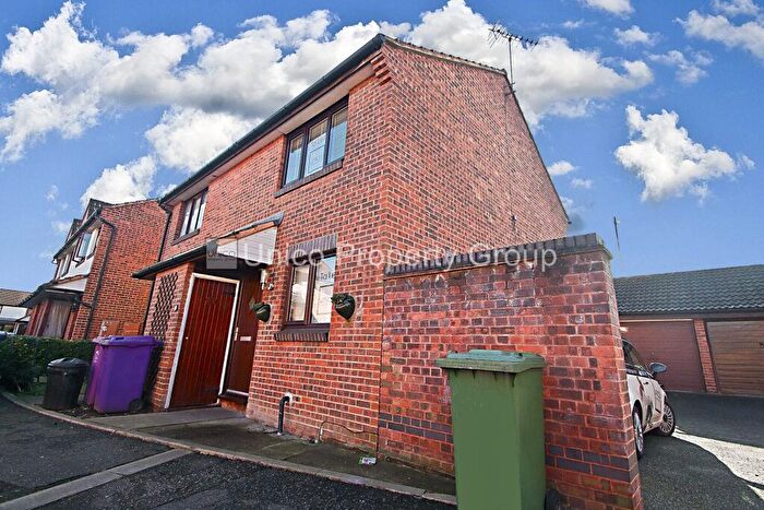 2 Bedroom End Of Terrace House To Rent In Claire Place, London, E14