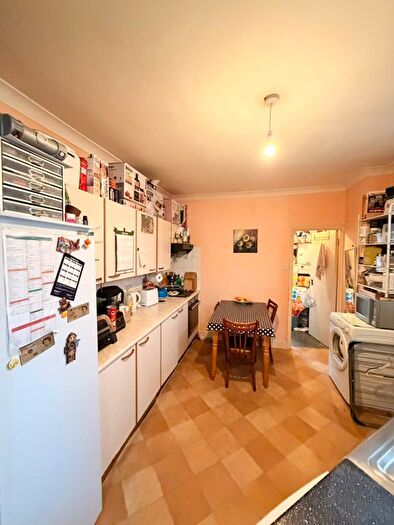 3 Bedroom Flat To Rent In Sirdar Road, London, N22