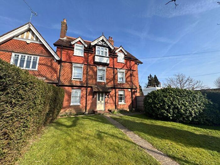 2 Bedroom Flat To Rent In Horsham Road, Cranleigh, GU6